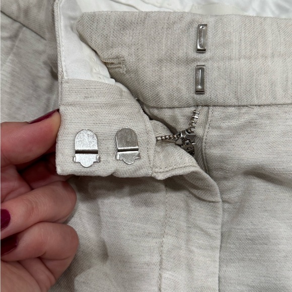 Aritzia Wilfred The Limitless Short Mid-Thigh - Cruise Linen - Picture 8 of 12